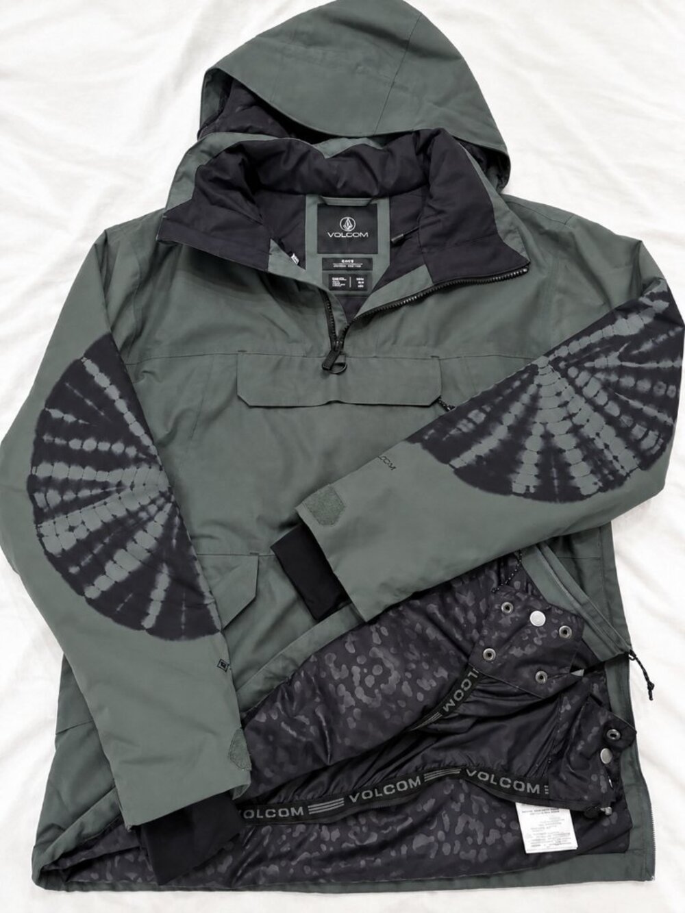 Volcom Women’s GORE-TEX Snowboard Ski Jacket Green Tie Dye – M